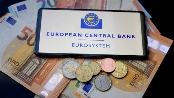 ΕΚΤ: Αντέχουν τα μετρητά στην ψηφιακή εποχή – Στο 92% η αποδοχή τους