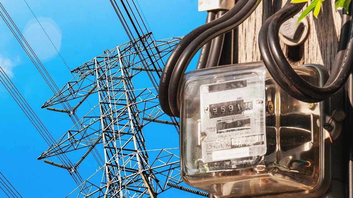 Επιχείρηση της ΕΛ.ΑΣ. στον Ασπρόπυργο – 16 συλλήψεις για ρευματοκλοπές και ξήλωμα 2.380 μέτρων καλωδίων