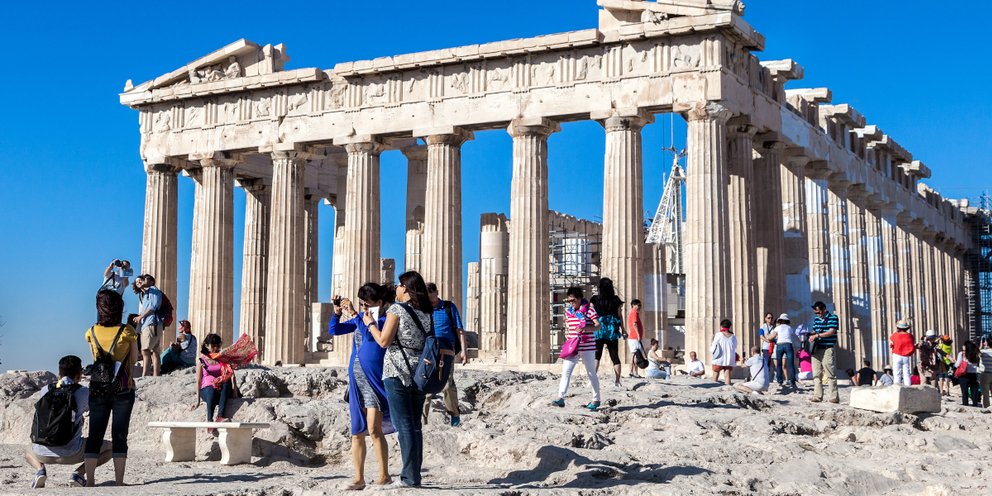 Οι τουριστικές αφίξεις αυξήθηκαν κατά 6,9% τον Ιούνιο – Οριακή άνοδος 1,2% στα έσοδα