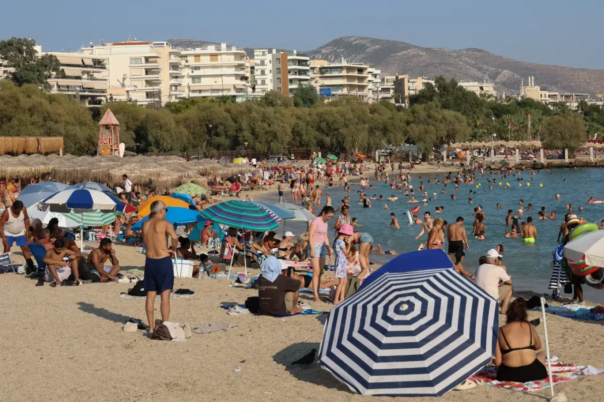 Καιρός: «Καυτό» 24ωρο με 40άρια και ισχυρούς βοριάδες – Red Code σε Αττική και ακόμα 11 περιοχές για πυρκαγιά