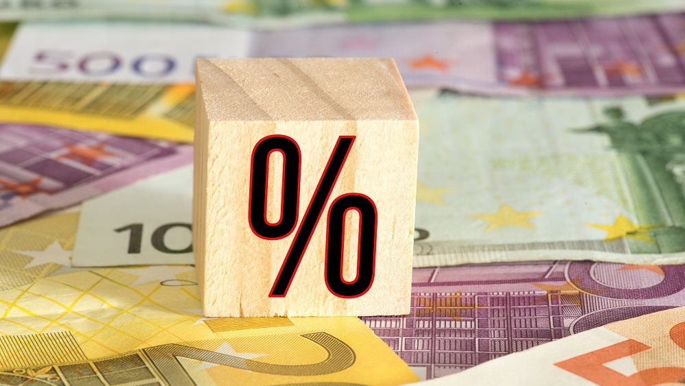 ΤτΕ: Σταθερά τα επιτόκια νέων δανείων και καταθέσεων τον Ιούλιο – Στις 4,28 μονάδες η ψαλίδα