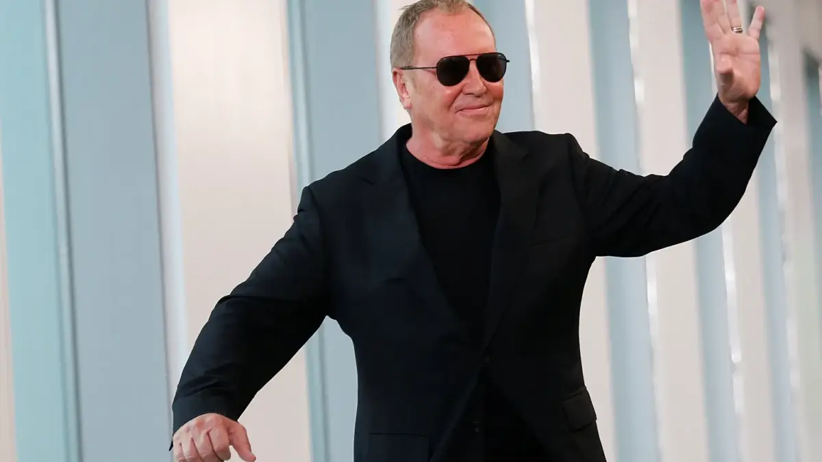 Η Michael Kors αγοράζει τη Versace για 2,12 δισ.
