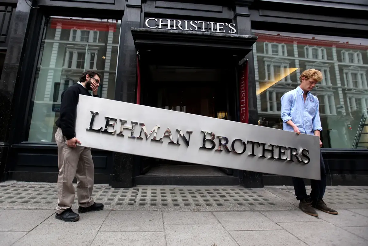 Η Lehman Brothers καταρρέει και παγώνει τις αγορές