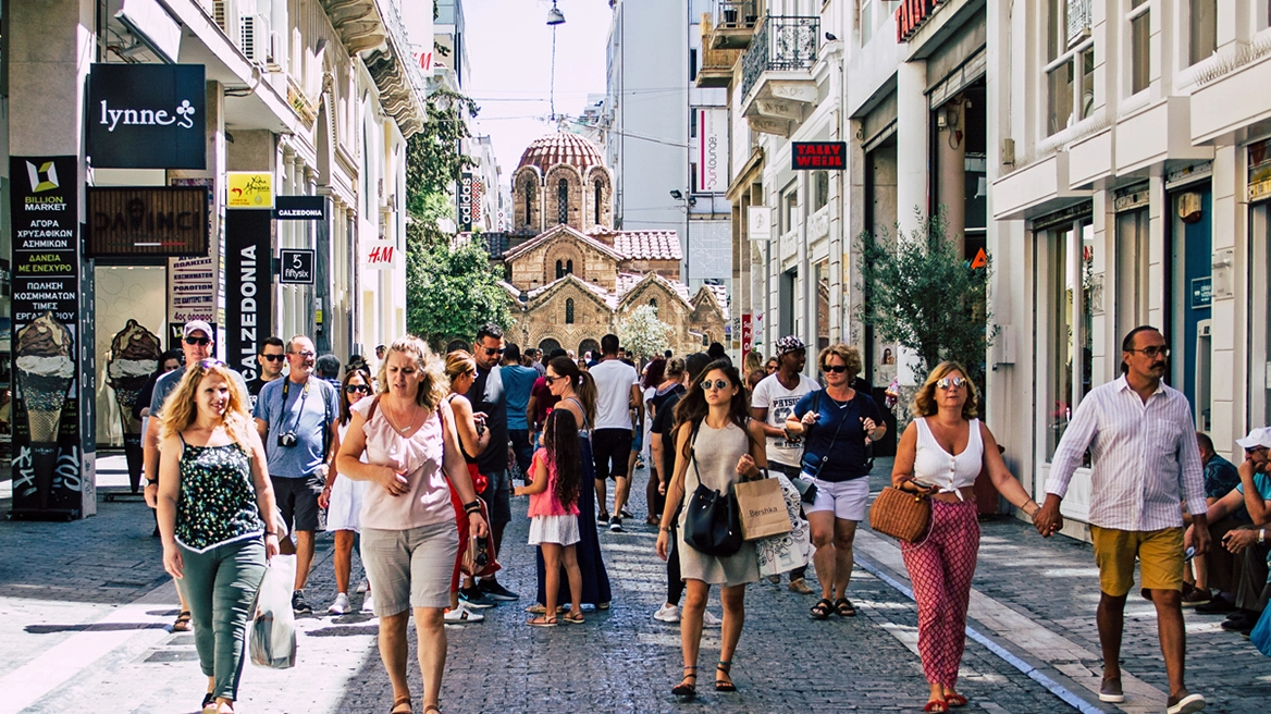 ΕΛΣΤΑΤ: Πάνω από 1.820 ευρώ τον μήνα η μέση δαπάνη των νοικοκυριών το 2025 – Στέγαση και τρόφιμα δυσκολεύουν τους οικογενειακούς προϋπολογισμούς