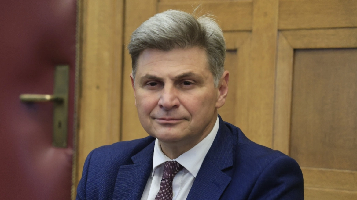 Αμετανόητος ο Φαραντούρης για τη Σδούκου: Ό,τι είπα ισχύει στο ακέραιο, καλά κρασιά