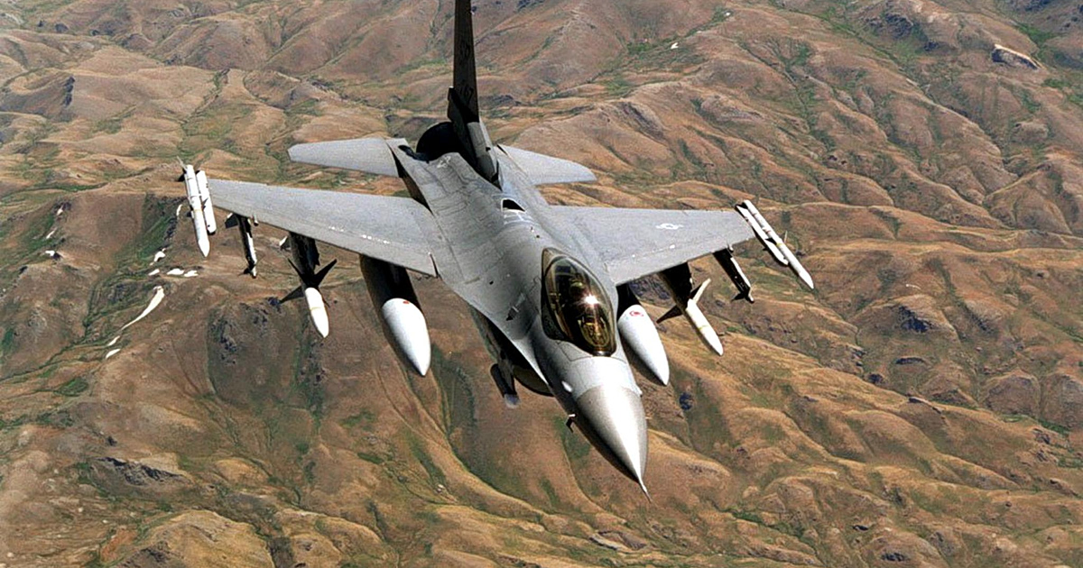 Θρίλερ με F-16 στο Μίσιγκαν: Έπεσε! Σώος ο πιλότος;