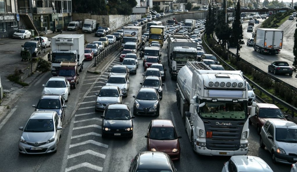 Πρωινό κομφούζιο: Ο Κηφισός «βράζει», Αττική Οδός στο κόκκινο!