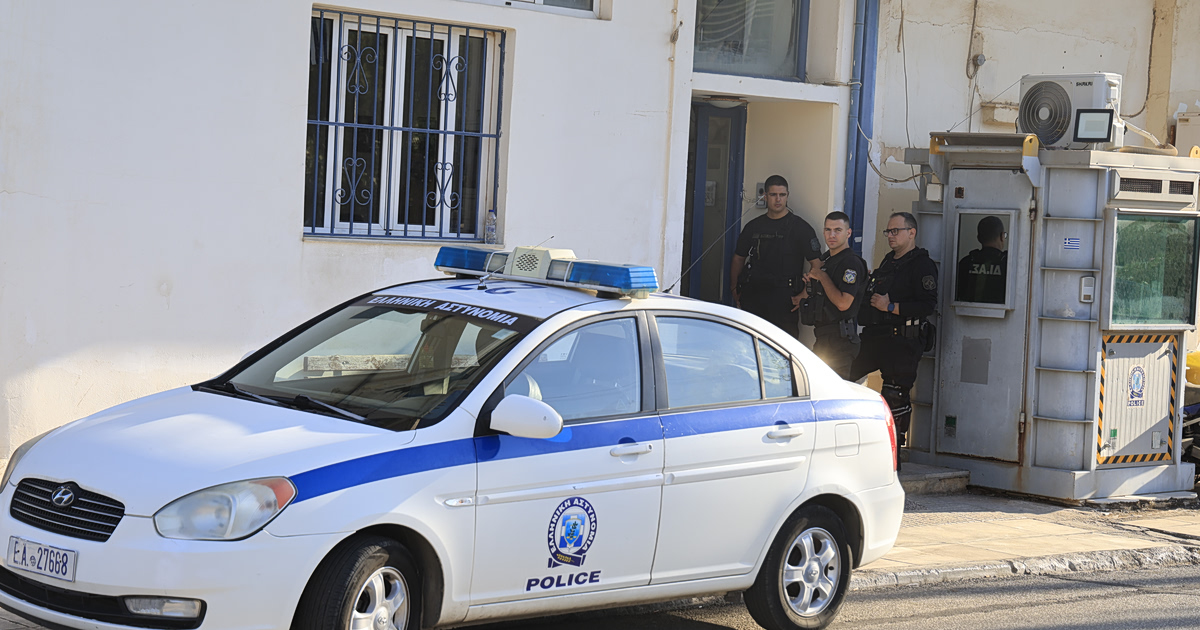 Χάος στη Μάνδρα: Αστυνομικός πυροβόλησε δράστη, θρίλερ ΜΕΘ
