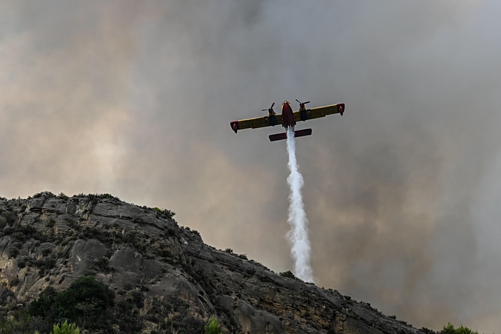 Φωτιά! Κεραυνός άναψε το πεδίο βολής Μεσολογγίου