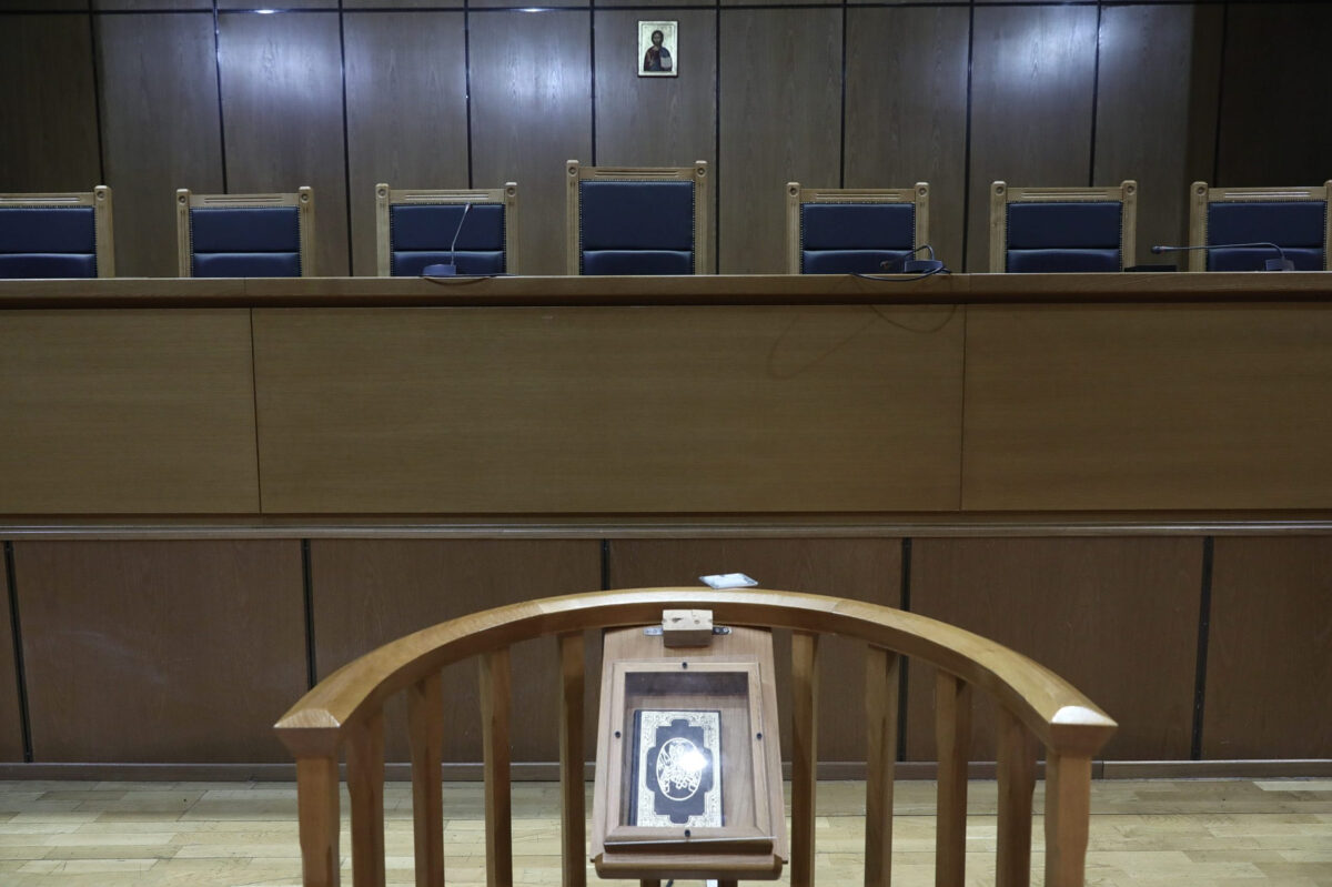 Σκάνδαλο! Υπάλληλος Κέντρου Υγείας έκλεβε την προϊσταμένη!
