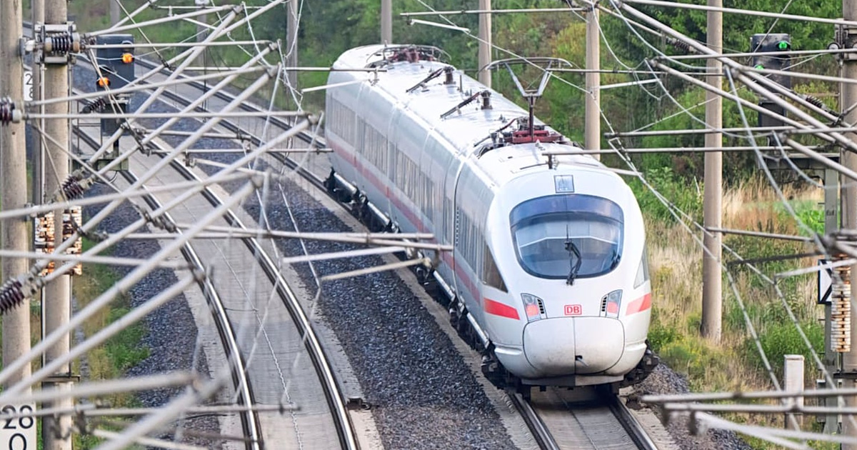 Αδιανόητο! Πόρτα τρένου ICE άνοιξε εν κινήσει στη Γερμανία