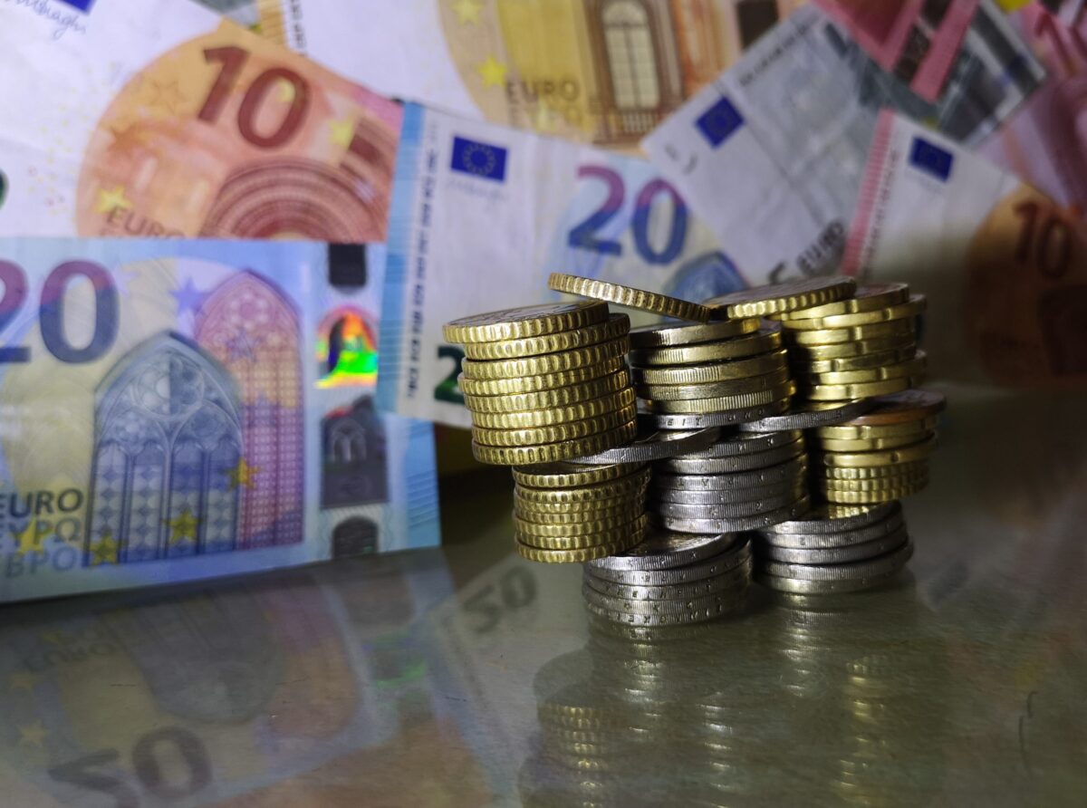 400€: Τρέχει το χρήμα! Ποιοι το «πιάνουν» 30 Νοεμβρίου;
