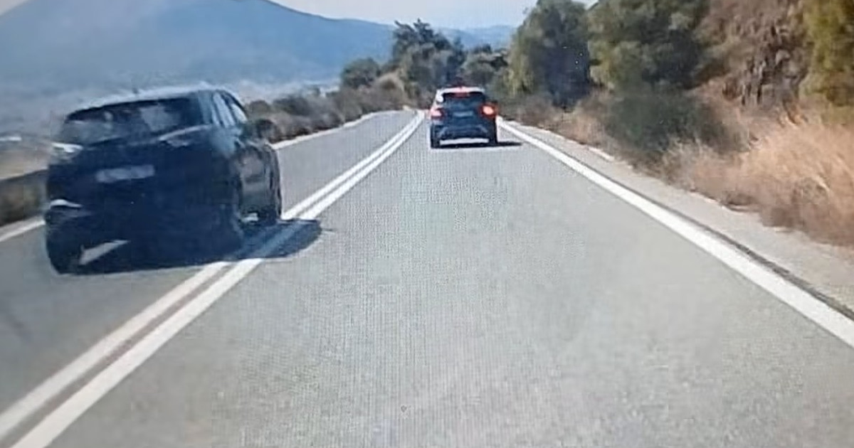 Πεντέλη: Παραλίγο τραγωδία! Διπλή προσπέραση σε στροφή