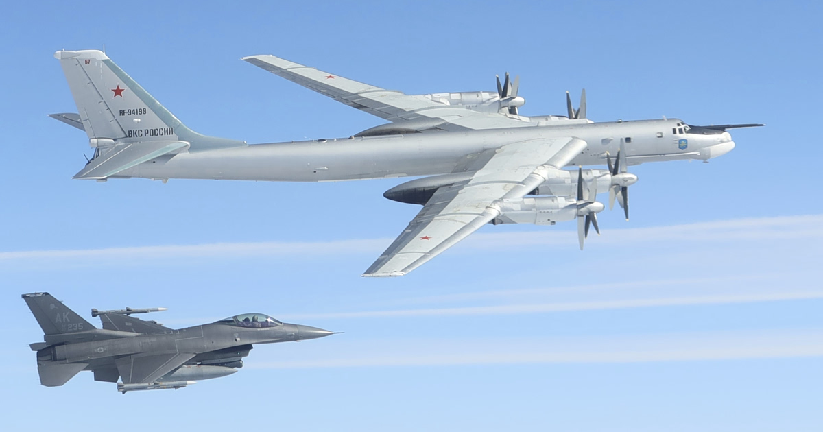 Ρωσικά Tu-95 στη Νορβηγική Θάλασσα: Συνοδεύτηκαν από άγνωστα μαχητικά!