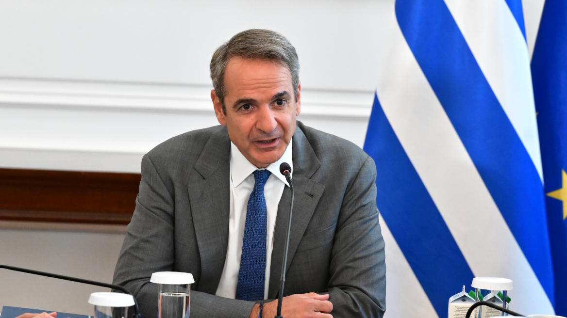 Ρυθμίσεις έως 120 δόσεις, πρόστιμα στους servicers και επιδότηση στα καύσιμα ανακοίνωσε ο Μητσοτάκης