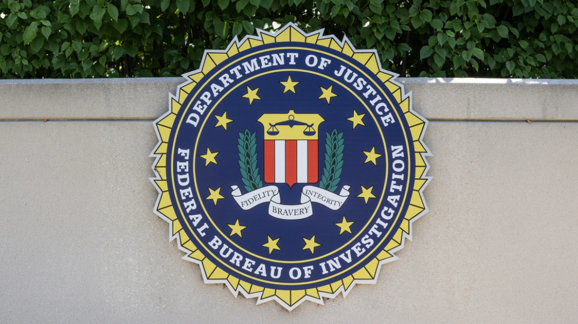 Κυβερνοεπίθεση στο FBI: Από τα μέσα ενημέρωσης το έμαθαν οι υπάλληλοι της Υπηρεσίας, στα τυφλά οι έρευνες για τους χάκερς