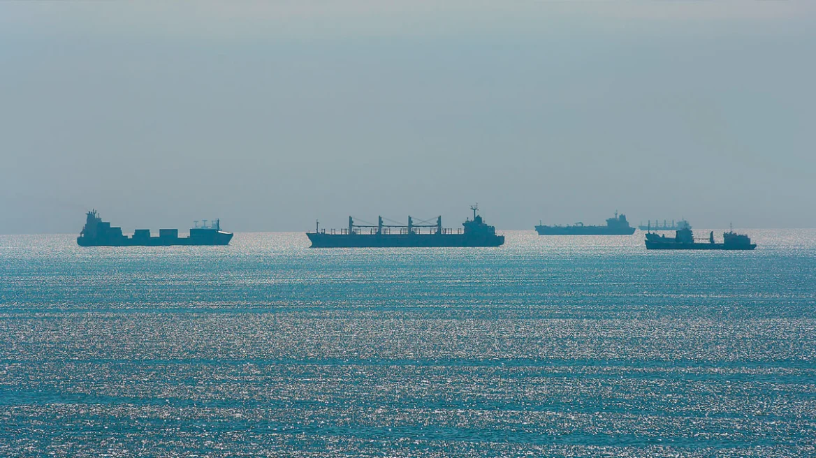 Η Αθήνα στον διάλογο για το Ορμούζ – Η ασφάλεια των θαλάσσιων δρόμων και το διακύβευμα για τη ναυτιλίας