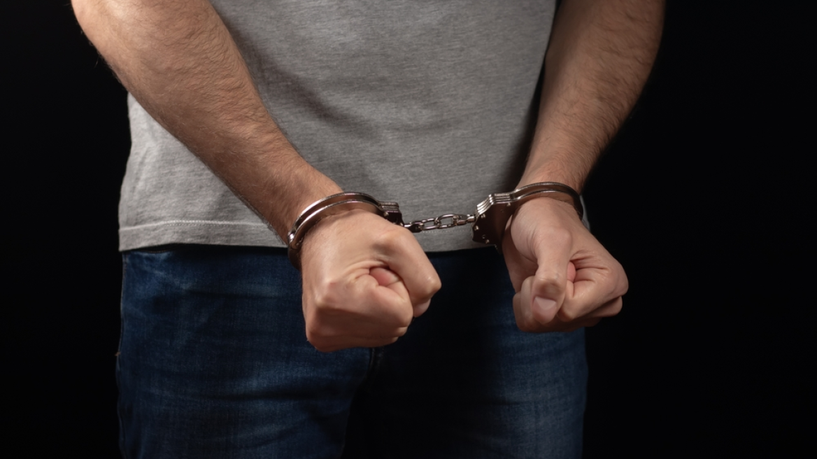 Συνελήφθη 38χρονος που πυροβόλησε δύο φορές στον αέρα στο κέντρο της Καλαμάτας