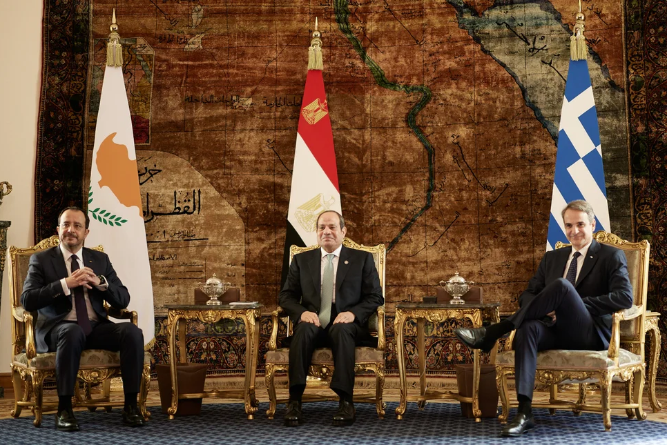 Τριμερής σύνοδος Ελλάδας, Κύπρου και Αιγύπτου – Μήνυμα για τις θαλάσσιες ζώνες και την ενεργειακή συνεργασία