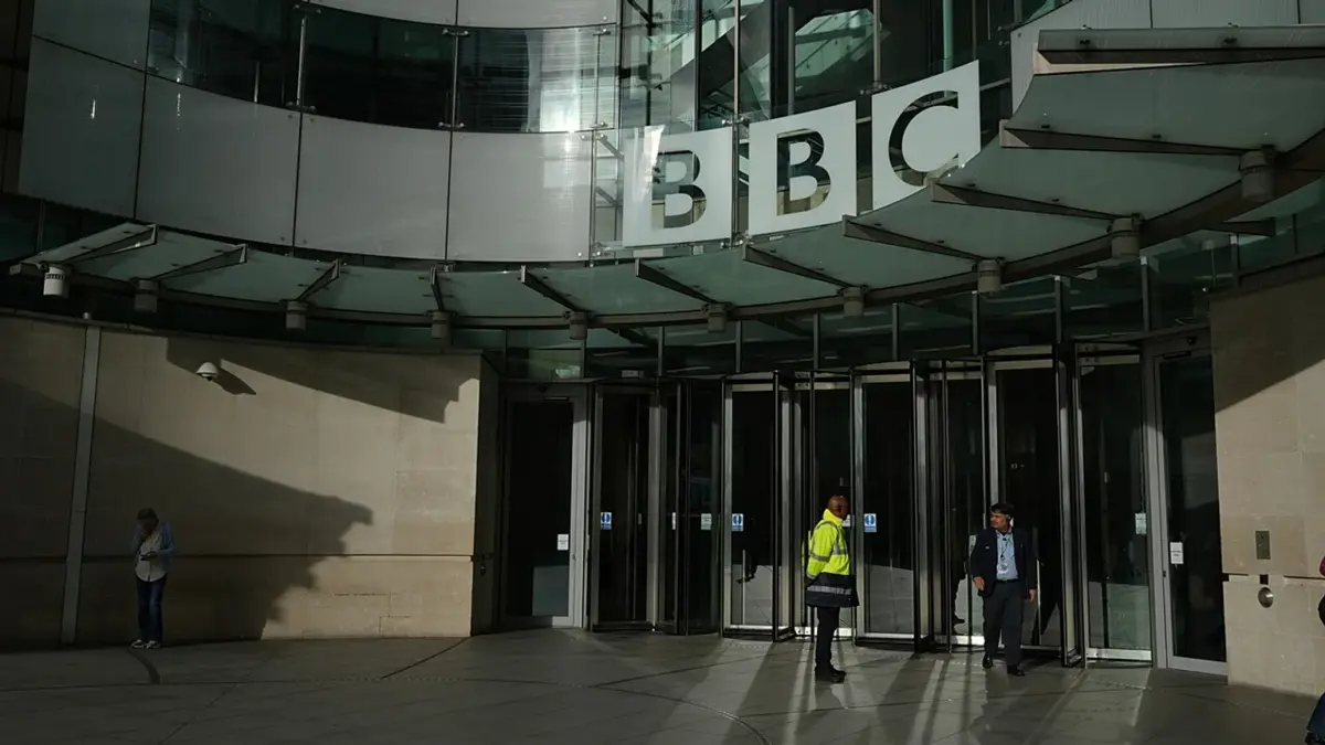 Ιδρύεται το BBC και γεννιέται ένα νέο οικονομικό μοντέλο