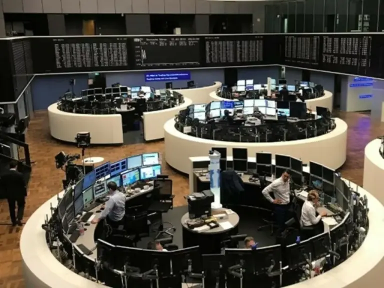 Ευρωπαϊκά χρηματιστήρια: Άνοδος εν αναμονή της ΕΚΤ – Κέρδη για Shell, πιέσεις στη Volkswagen