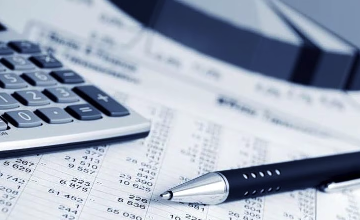 Εφορία: Πώς «κουρεύονται» έως 50% τα πρόστιμα – Οι 4 ευκαιρίες και η προθεσμία των 3 ημερών