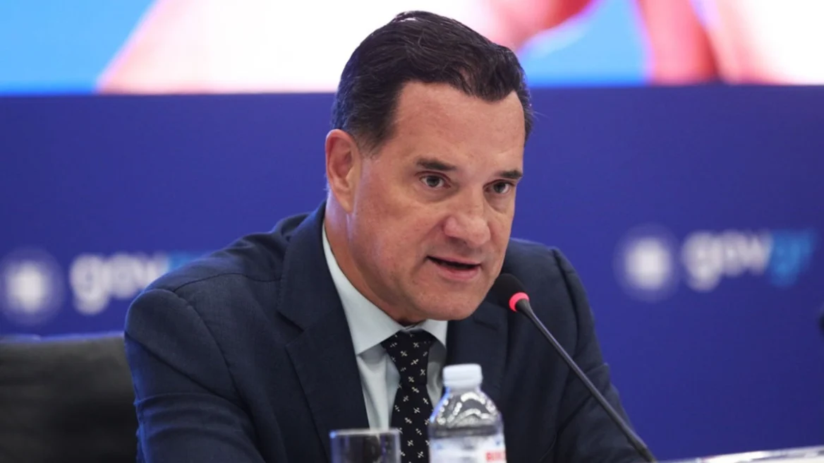 Ο Γεωργιάδης καταγγέλλει «υποκρισία των αριστερών»: Αποθέωσαν όσους λεηλατούσαν καταστήματα στη Γαλλία και ενοχλήθηκαν επειδή φώναζα συνθήματα της ΔΑΠ