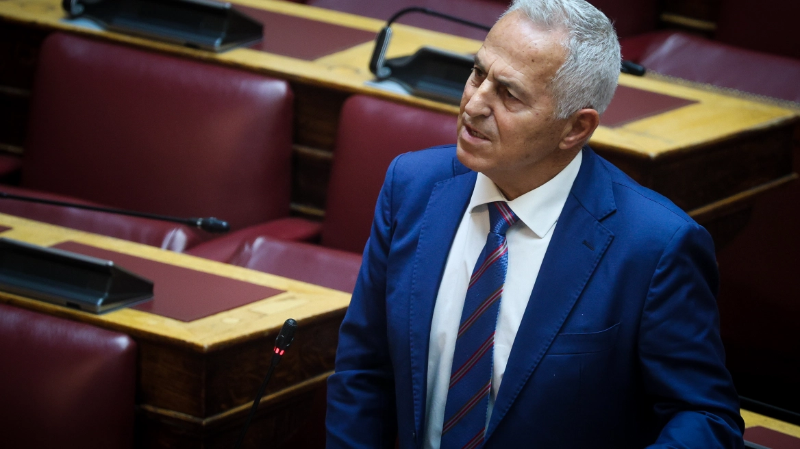 Στο ΠΑΣΟΚ και επίσημα ο Ευάγγελος Αποστολάκης, ανακοινώθηκε στη Βουλή η ένταξή του στην ΚΟ