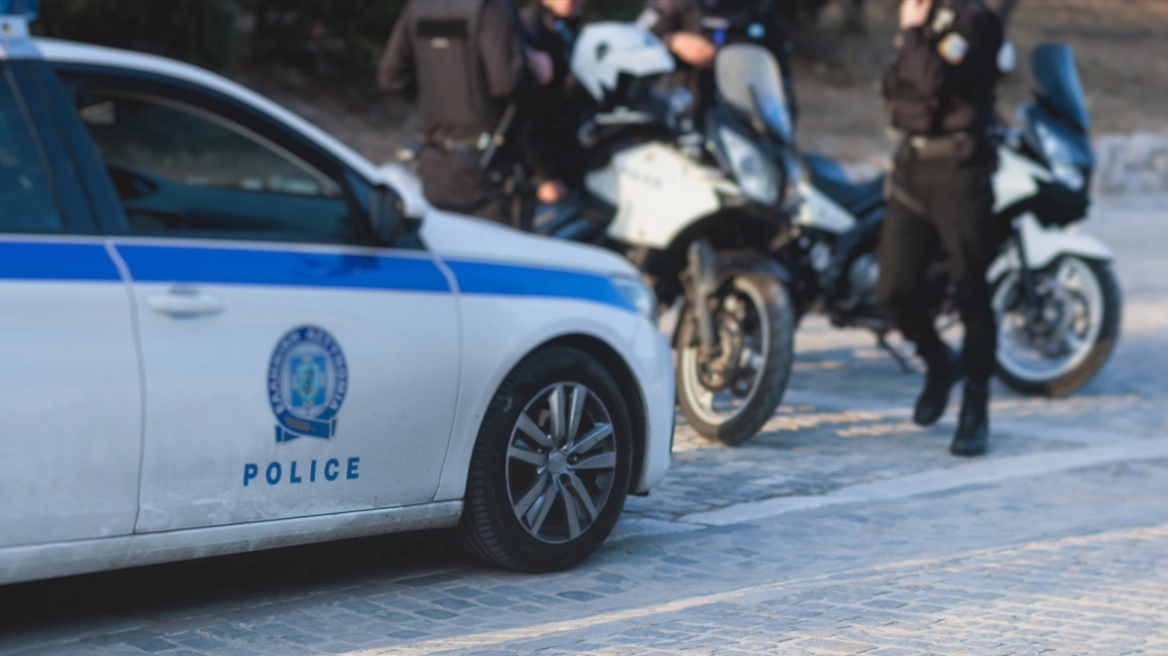 Άγριο οπαδικό επεισόδιο στο Αιγάλεω: 40 άτομα επιτέθηκαν με γκλοπ και ρόπαλα σε τέσσερις νεαρούς, τους ρώτησαν τι ομάδα είναι
