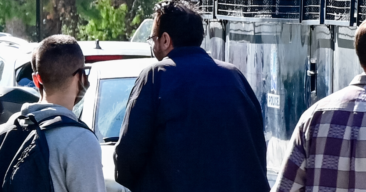 Απάτη ΕΦΚΑ: Στο σκαμνί Καμπούρης και 10 ακόμα!