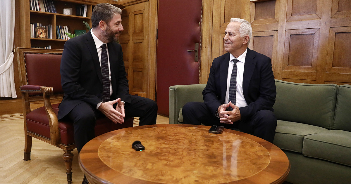 Αποστολάκης: Ο ναύαρχος που «κεντάει» την πολιτική!