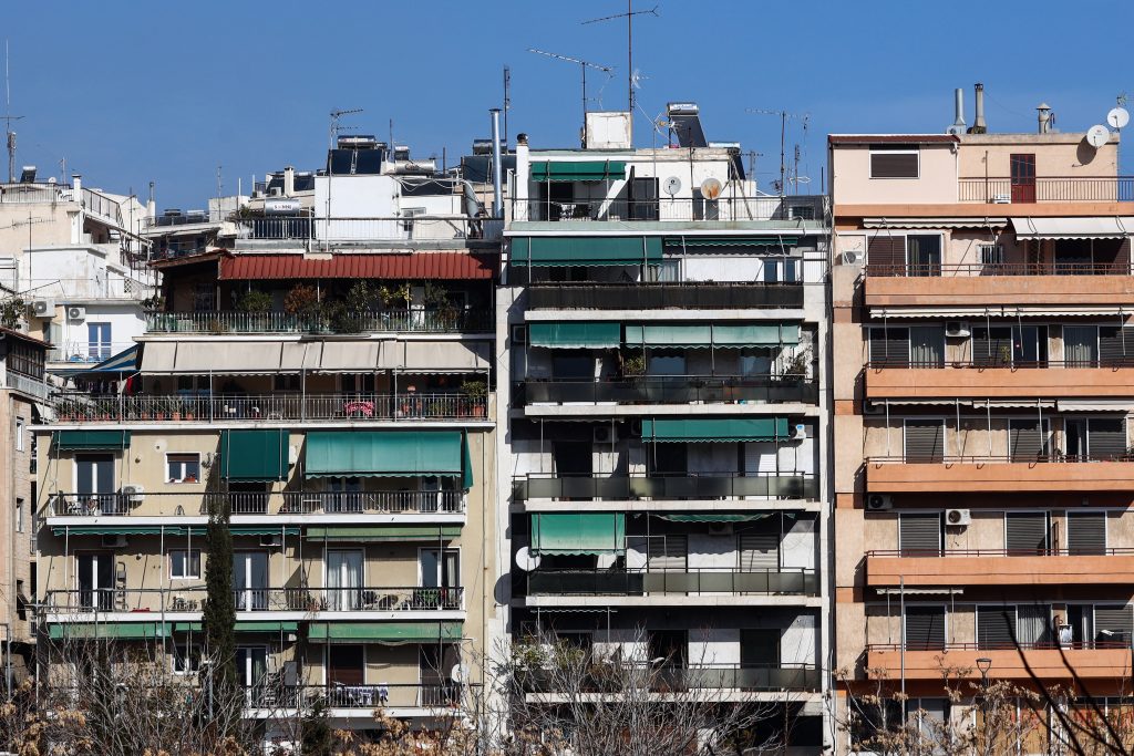 Στέγη: Το Νέο Πολιτικό Ντόμινο που Σαρώνει την Ελλάδα!