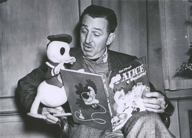 Γεννιέται η Walt Disney Company από ένα τετρασέλιδο συμβόλαιο