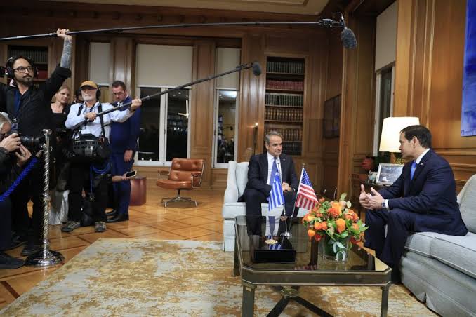 Πολύ τυχερός ο Μητσοτάκης