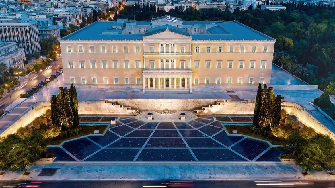 Σημαντικές παρεμβάσεις στο Μνημείο του Αγνώστου Στρατιώτη: Φεύγει η άσφαλτος, μπαίνει μάρμαρο Αλιβερίου
