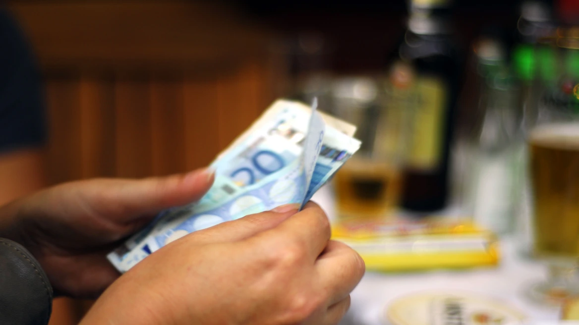 Επιδόματα Οκτωβρίου ΟΠΕΚΑ: Ξεκινούν οι πληρωμές, αναλυτικά οι δικαιούχοι και τα ποσά