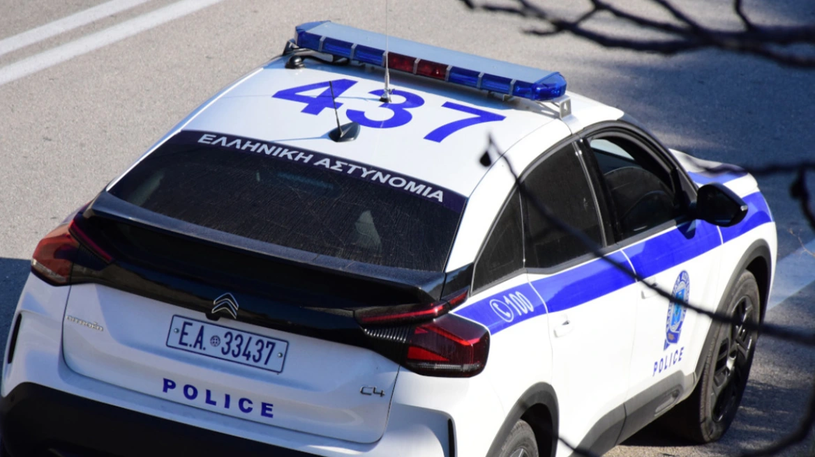 Επεισοδιακή σύλληψη διακινητή μεταναστών στην Εγνατία Οδό, έριξε το ΙΧ σε δύο περιπολικά προσπαθώντας να ξεφύγει