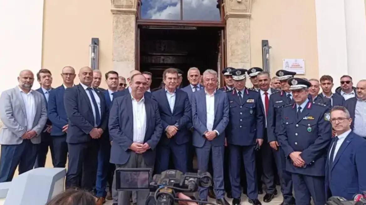 To FBI της Κρήτης εγκαινίασε ο Χρυσοχοΐδης: «Να είστε χρήσιμοι στους πολίτες» είπε στους αστυνομικούς