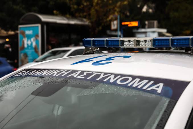 Πειραιάς: Ύποπτη βαλίτσα στο κέντρο – Έλεγχος από το ΤΕΕΜ, διακοπή κυκλοφορίας