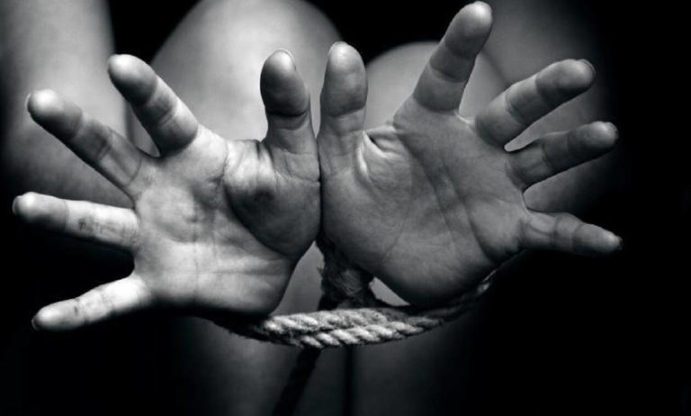Σοκ στη Θεσσαλονίκη: 39χρονη κατηγορείται για βιασμό της ίδιας της μητέρας – Και για βιασμό 22χρονης φοιτήτριας. Ε 
