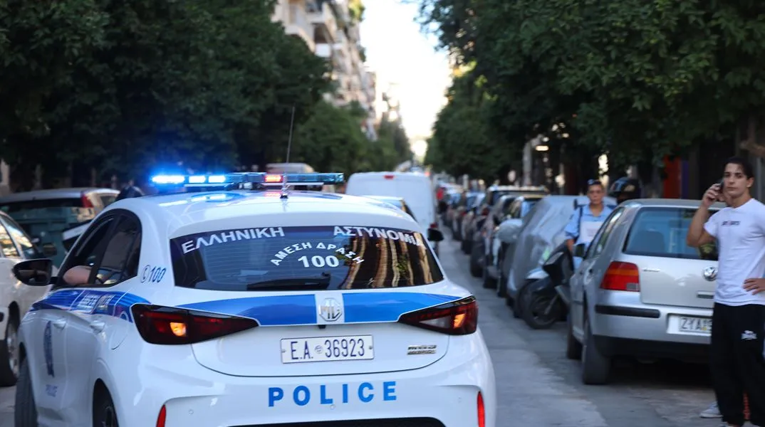 Καλλιθέα: Απομακρύνθηκαν τα φιαλίδια με το πικρικό οξύ – Εκκενώθηκαν δύο πολυκατοικίες