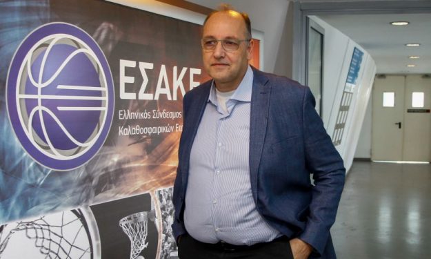 Λιόλιος: Παραιτήθηκε από την ΕΟΚ, αλλά παραμένει μέλος της Ολυμπιακής Επιτροπής – «Εκτεθειμένος» ο Κούβελος