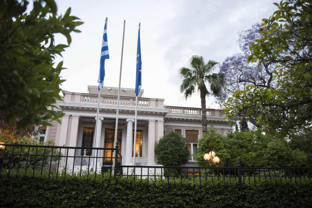 Κυβερνητικές πηγές για Τσίπρα: «Η Τουρκία παραμένει εκτός F-35 – Η άμυνα δεν προσφέρεται για φθηνή αντιπολίτευση». 