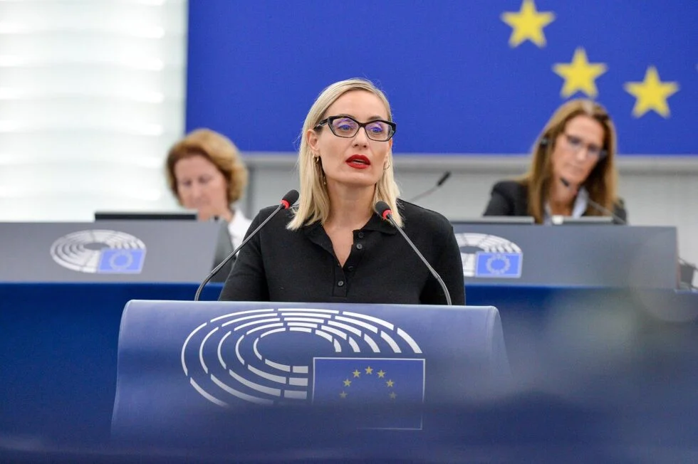 Σάλος με Μελέτη: «Εκβιάζονται εργοδότες από αντιεπαγγελματίες εργαζόμενους» – Πυρ ομαδόν από την αντιπολίτευση