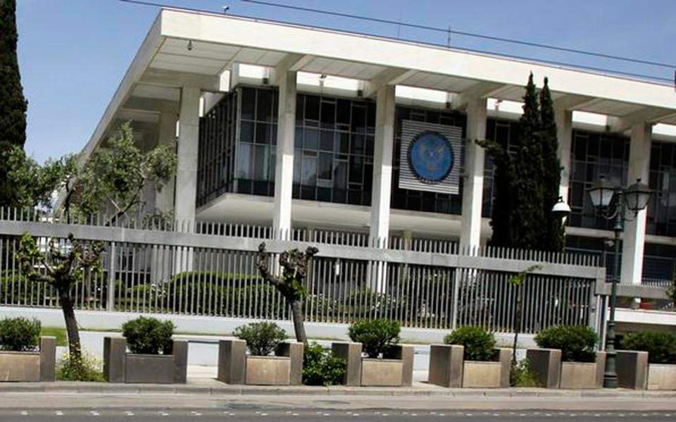 Γκιλφόιλ: «Ο Ντίτερς μού χρωστά 150.000 δολάρια» – Απαντά στις αποκαλύψεις της WSJ 