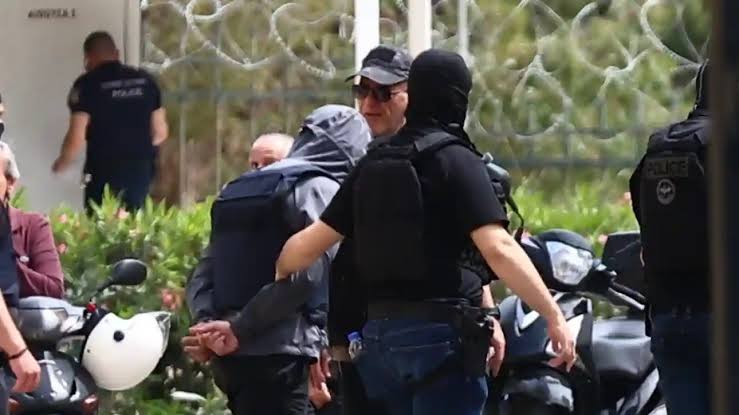 Αθήνα: Δύο συλλήψεις 18χρονων για κλοπές ρουχισμού στο κέντρο – Κατασχέθηκαν προϊόντα άνω των 1.000 ευρώ